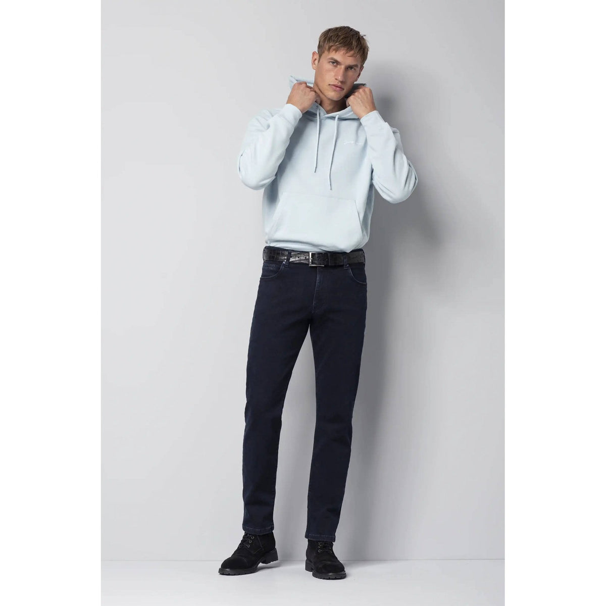 M5 Regular Jeans