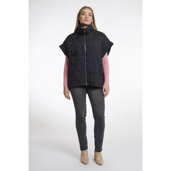 Caitlyn Quilted Cape