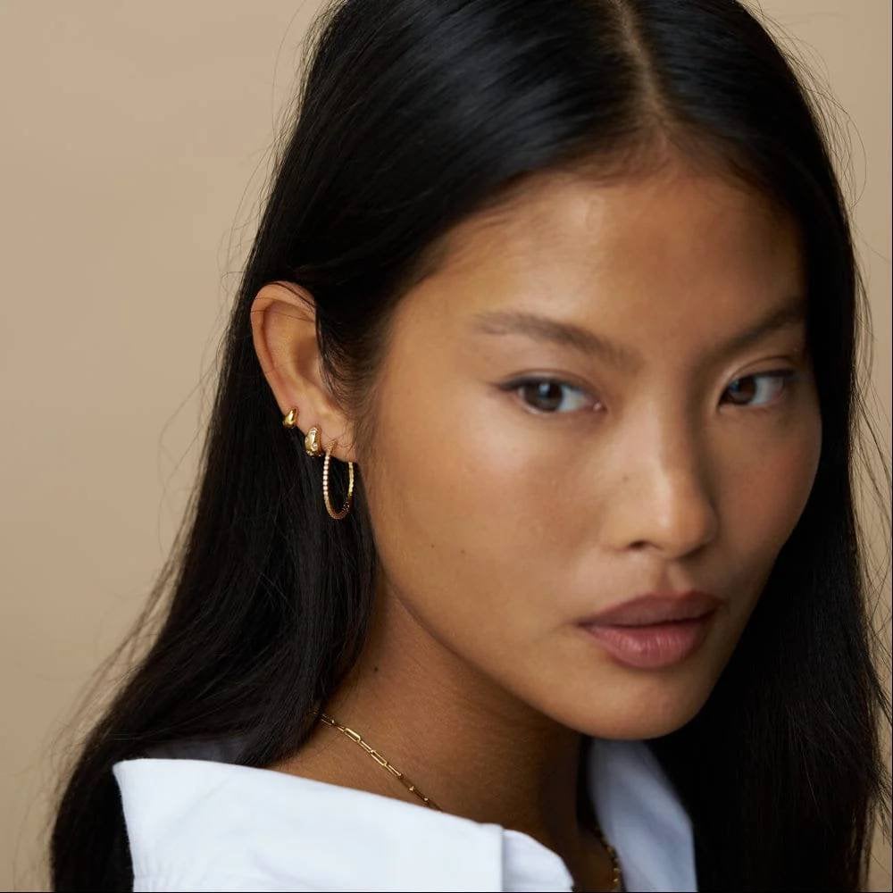 Fine Pavé Mid-Size Hoop Earrings
